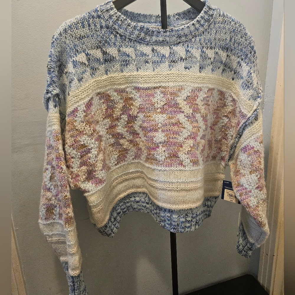 Arizona Jean‎ Company Blue and Cream Women's Sweater